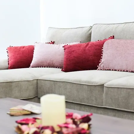 Brand New 2bdr Apt. Centre *